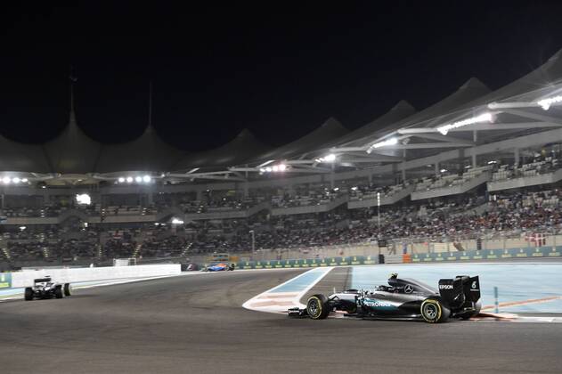 Motorsports: FIA Formula One World Championship WM Weltmeisterschaft 2016, Grand Prix of Abu Dhabi, 44 Lewis Hamilton (GBR, Mercedes AMG Petronas Formula One Team), 6 Nico Rosberg (GER, Mercedes AMG Petronas Formula One Team), xHOCHxZWEIx
