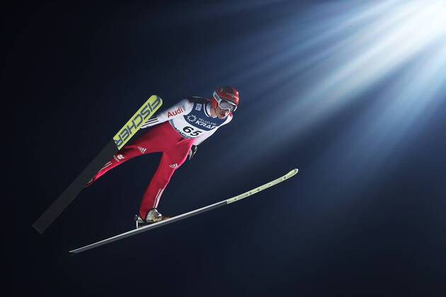 Themen der Woche - SPORT Bilder des Tages - SPORT NORDIC COMBINED - FIS WC Lillehammer LILLEHAMMER,NORWAY,04.DEC.16 - NORDIC SKIING, NORDIC COMBINED, Ski jumping Skispringen Ski nordisch - FIS World Cup Lillehammer, large hill, men. Image shows Eric Frenzel (GER). GEPAxpictures xDanielxGoetzhaber
