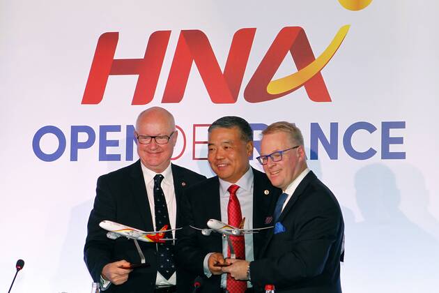 Conference de presse HNA Open de France - Jean Lou Charon - Chen Wenli - Keith Pelley NEWS : Conference de presse HNA Open de France - Paris - 09 01 2017 MichaelBaucher Panoramic