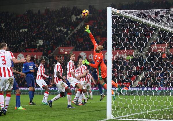 Manchester United ManU s Wayne Rooney scoring his sides opening goal during the Premier League match at Bet365 Stadium, Stoke. Picture date January 21st, 2017 Pic David Klein Sportimage EDITORIAL USE ONLY. No use with unauthorised audio, video, data, fixture lists, club league logos or live services. Online in-match use limited to 120 images, no video emulation. No use in betting, games or single club league player publications.
