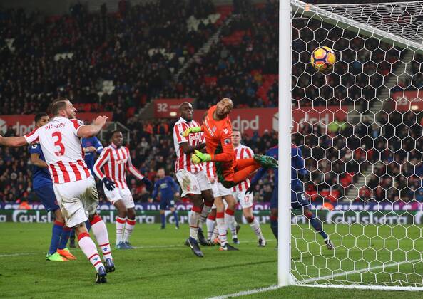 Manchester United ManU s Wayne Rooney scoring his sides opening goal during the Premier League match at Bet365 Stadium, Stoke. Picture date January 21st, 2017 Pic David Klein Sportimage EDITORIAL USE ONLY. No use with unauthorised audio, video, data, fixture lists, club league logos or live services. Online in-match use limited to 120 images, no video emulation. No use in betting, games or single club league player publications.