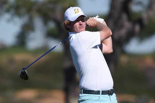 SAN DIEGO, CA - JANUARY 29: Brand Snedeker hits from the fifth hole tee on the South Course during the final round of the Farmers Insurance Open golf tournament at Torrey Pines Municipal Golf Course on January 29. (Photo by Brian Rothmuller Icon Sportswire) GOLF: JAN 29 PGA Golf Herren - Farmers Insurance Open - Final Round Icon170129002 EDITORIAL USE ONLY