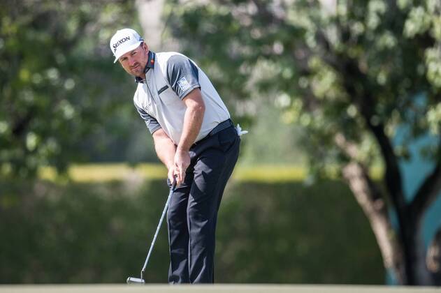 Graeme Mcdowell of Northern Ireland putts during the PGA Golf Herren European Tour Dubai Desert Classic Tournament Day 3 at the Emirates Golf Club, Dubai, UAE on 4 February 2017. Copyright: xGrantxWinterx 14030077