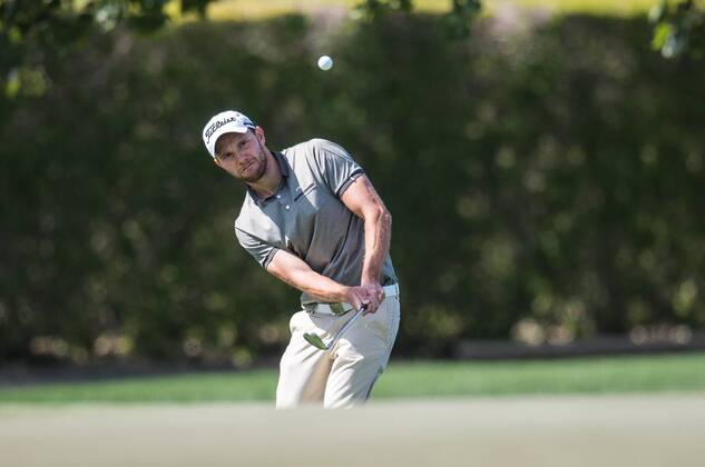 Maximillian Kieffer of Germany plays a chip during the PGA Golf Herren European Tour Dubai Desert Classic Tournament Day 3 at the Emirates Golf Club, Dubai, UAE on 4 February 2017. Copyright: xGrantxWinterx 14030081