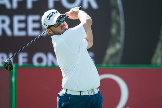 George Coetzee of South Africa tees off during the PGA Golf Herren European Tour Dubai Desert Classic Tournament Day 3 at the Emirates Golf Club, Dubai, UAE on 4 February 2017. Copyright: xGrantxWinterx 14030096
