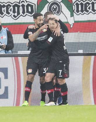 Javier HERNANDEZ, CHICCHARITO, Lev 7 Torjubel, Jubel nach dem Tor zum 0-2 FC AUGSBURG - BAYER 04 LEVERKUSEN Fussball 1. Bundesliga , Augsburg, am 17.02.2017, 21.Spieltag, Saison 2016 2017, 1.Liga, 1.Bundesliga,FCA
