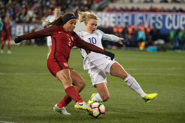 Fußball, SheBelieves Cup, USA - England March 4, 2017 - Harrison, New Jersey, U.S - England midfielder IZZY CHRISTIANSEN 10 defends a cross by USA forward MALLORY PUGH 2 during the SheBelieves Cup match at Red Bull Arena in Harrison, NJ. Soccer 2017 - England defeats USWNT 1-0 - ZUMAs192 20170304_zap_s192_044 Copyright: xMarkxSmithx