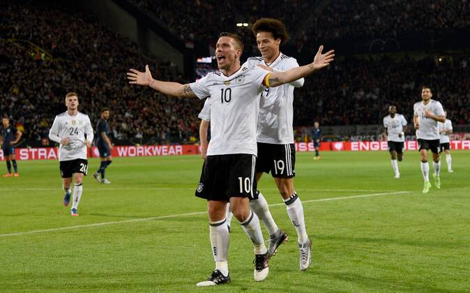 22.03.2017, xfux, Fussball Freundschaftsspiel, Deutschland - England, emspor, v.l. Lukas Podolski (Deutsche Fussball Nationalmannschaft DFB), Leroy Sane (Deutsche Fussball Nationalmannschaft DFB) Torjubel, Goal celebration, celebrate the goal zum 1:0 Dortmund