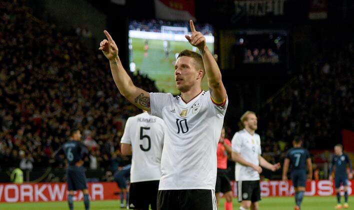 22.03.2017, xfux, Fussball Freundschaftsspiel, Deutschland - England, emspor, v.l. Lukas Podolski (Deutsche Fussball Nationalmannschaft DFB) Torjubel, Goal celebration, celebrate the goal zum 1:0 Dortmund