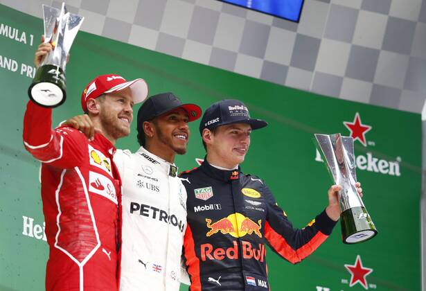 Shanghai: Motorsports: FIA Formula One World Championship WM Weltmeisterschaft 2017 5 Sebastian Vettel (GER, Scuderia Ferrari) 44 Lewis Hamilton (GBR, Mercedes AMG Petronas) 33 Max Verstappen (NDL, Red Bull Racing) Chinese Formula One Grand Prix Shanghai Circuit on April 08, 2017 in Shanghai, China. (Photo by Hoch Zwei) Shanghai China xHZx