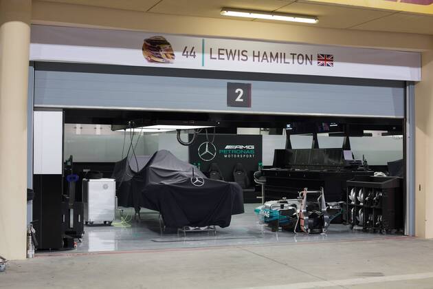 Motorsports: FIA Formula One World Championship WM Weltmeisterschaft 2017, Grand Prix of Bahrain, 44 Lewis Hamilton (GBR, Mercedes AMG Petronas F1 Team), Sakhir Bahrain xHOCHxZWEIx