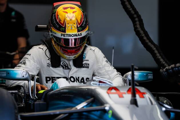 Motorsports: FIA Formula One World Championship WM Weltmeisterschaft 2017, Grand Prix of Bahrain, 44 Lewis Hamilton (GBR, Mercedes AMG Petronas F1 Team), Sakhir Bahrain xHOCHxZWEIx