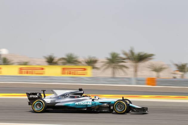 Motorsports: FIA Formula One World Championship WM Weltmeisterschaft 2017, Grand Prix of Bahrain, 44 Lewis Hamilton (GBR, Mercedes AMG Petronas Formula One Team), Sakhir Bahrain xHOCHxZWEIx
