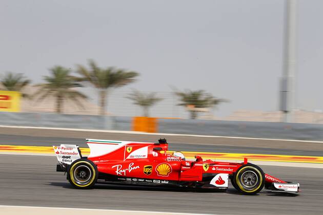 5 Sebastian Vettel (GER, Scuderia Ferrari), Motorsports: FIA Formula One World Championship WM Weltmeisterschaft 2017, Grand Prix of Bahrain, Sakhir Bahrain xHOCHxZWEIx