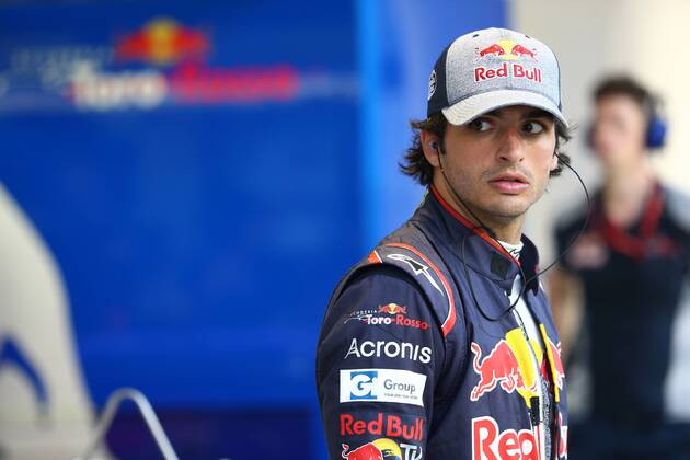 Bahrain Grand Prix, Sakhir 13 - 16 April 2017 14.04.2017 - Free Practice 2, Carlos Sainz Jr (ESP) Scuderia Toro Rosso STR12 