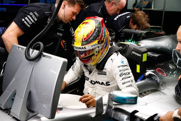 Motorsports: FIA Formula One World Championship WM Weltmeisterschaft 2017, Grand Prix of Bahrain, 44 Lewis Hamilton (GBR, Mercedes AMG Petronas F1 Team), Sakhir Bahrain xHOCHxZWEIx