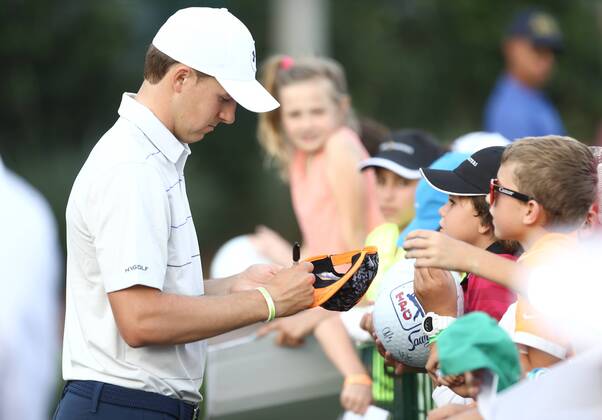 May 12, 2017 - Ponte Vedra Beach, Florida, United States - Jordan Spieth signs autographs for kids after the second round of The PLAYERS Championship at TPC Sawgrass. Golf 2017: The PLAYERS Championship - Round 2 - ZUMAw109 20170512_zap_w109_106 Copyright: xDebbyxWongx