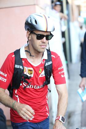 Sebastian Vettel (Scuderia Ferrari) mit Fahrradhelm, Grosser Preis von Monaco 2017, Motorsport, Formel 1, Qualifikation, 27.05.2017, Monte Carlo Copyright: xAndre Eibner-Pressefotox EP_JAE