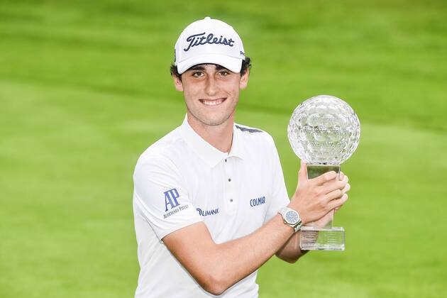 170604 Renato Paratore, Italien jublar med pokalen efter Â dag fyra av golftävlingen Nordea Masters den 4 juni 2017 i Barsebäck.  Copyright: PETTERxARVIDSON BB170604PA103