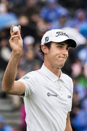 170604 Vinnaren Renato Paratore, Italien jublar efter avslutat spel pa 18:e green under dag fyra av golftävlingen Nordea Masters den 4 juni 2017 i Barsebäck.  Copyright: PETTERxARVIDSON BB170604PA113