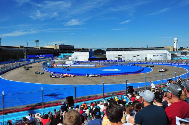 Kurve 1 - Formel E WM 2017 - ePrix von Deutschland in Berlin