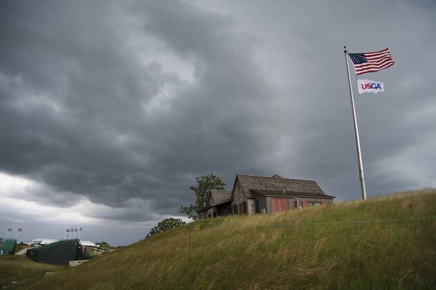 170614 Ett oväder drar in över golfbanan Erin Hills inför golfturneringen US Open den 14 juni 2017 i Hartford.  Copyright: JOELxMARKLUND BB170614JM029