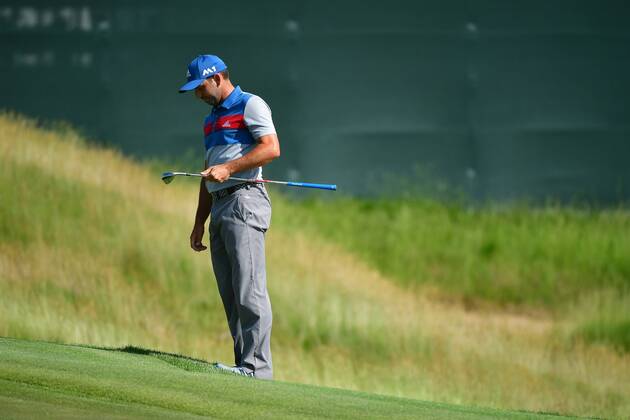 Sergio Garcia reacts to a chip onto the 10th green during round 1 of the 117th U.S. Open golf tournament at Erin Hill golf course in Erin, Wisconsin on June 15, 2017.  WIS20170615349 KEVINxDIETSCH
