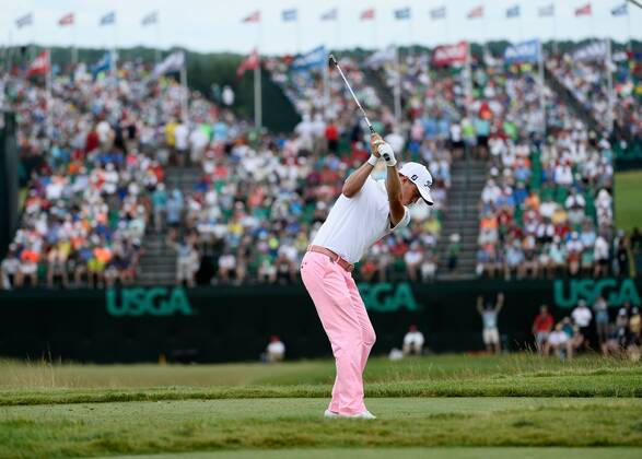 Justin Thomas tees off on the 9th hole during round 3 of the 117th U.S. Open golf tournament at Erin Hill golf course on June 17, 2017 in Erin, Wisconsin.  WIS20170617103 BRIANxKERSEY