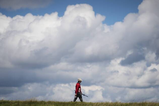 170618 En askadare under fjärde omgangen i golfturneringen US Open den 18 juni 2017 i Hartford.  Copyright: JOELxMARKLUND BB170618JM013