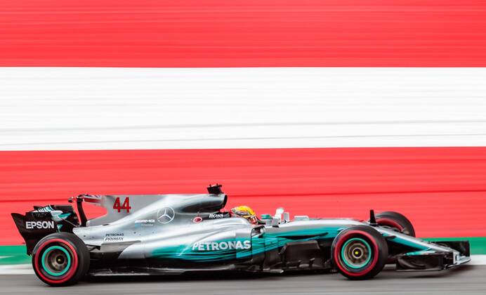 08.07.2017, Red Bull Ring, Spielberg, AUT, FIA, Formel 1, Grosser Preis von Oesterreich, Qualifying, im Bild Lewis Hamilton (GBR) Mercedes AMG Petronas F1 Team British Formula One driver Lewis Hamilton of Mercedes AMG F1 during Qualifying for the Austrian FIA Formula One Grand Prix at the Red Bull Ring in Spielberg, Austria on 2017 07 08. Spielberg  EX_ANG  