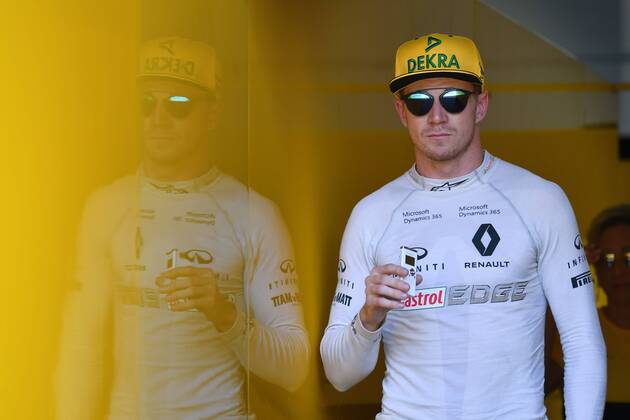 Nico HUELKENBERG,HÜLKENBERG (GER,Renault F1 Team),Aktion,Einzelbild,angeschnittenes Einzelmotiv, Halbfigur,halbe Figur,kommt aus der Box. Formel 1:GP von Oesterreich,2.Training. Red Bull Ring Zeltweg,Spielberg,Saison 2017,am 07.07.2017.