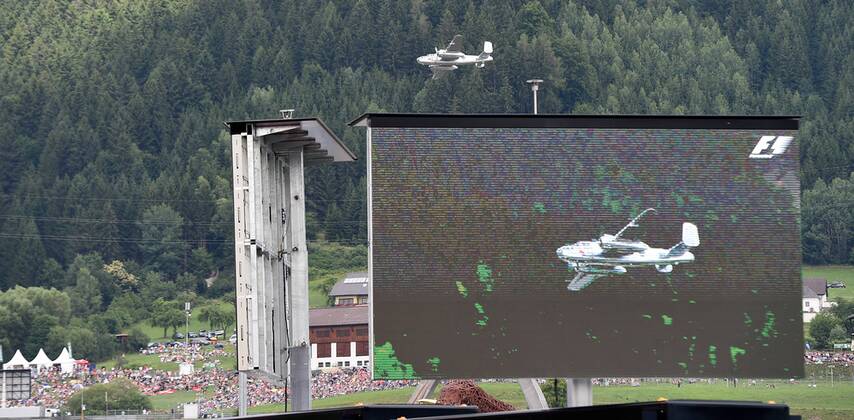 MOTORSPORTS - The Flying Bulls Air Show SPIELBERG,AUSTRIA,09.JUL.17 - MOTORSPORTS - The Flying Bulls Air Show. Image shows shows a plane. GEPAxpictures xMichaelxRiedler