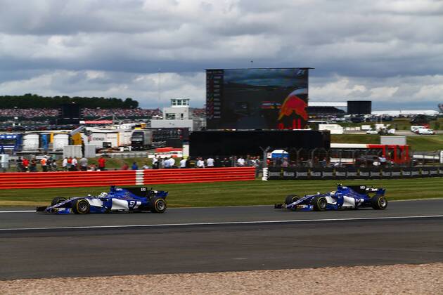 British Grand Prix, Silverstone 13 - 16 July 2017 16.07.2017 - Race, Marcus Ericsson (SUE) Sauber C36 and Pascal Wehrlein (GER) Sauber C36