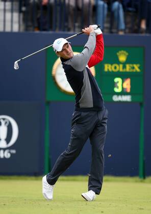 Bilder des Tages - SPORT 20th July 2017, Royal Birkdale Golf Club, Southport, England; The 146th Open Golf Championship, First round; Martin Kaymer (GER) hits an iron from the first tee xDavidxBlunsdenx  ActionPlus11904147