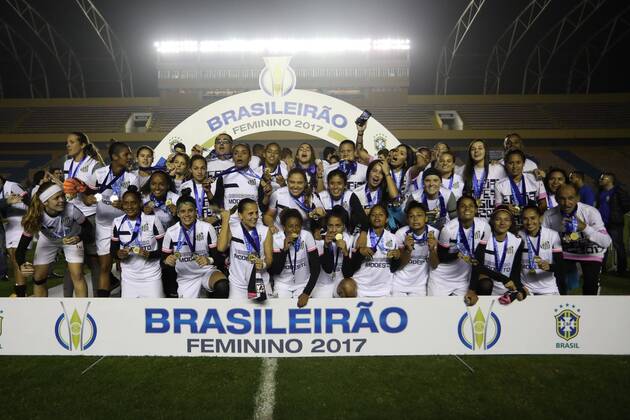 Corinthians x Santos BARUERI, SP - 20.07.2017: CORINTHIANS X SANTOS - Celebration of Santos players of the title of Brazilian Female Champion A-1 after the end of the match between Corinthians and Santos held at Arena Barueri, located in Barueri, SP. The match is valid for the second match of the final of the Brazilian Women& 39;s Chamshonship Series A-1. (Photo: Ricardo Moreira Fotoarena) x1360511x RicardoxMoreira