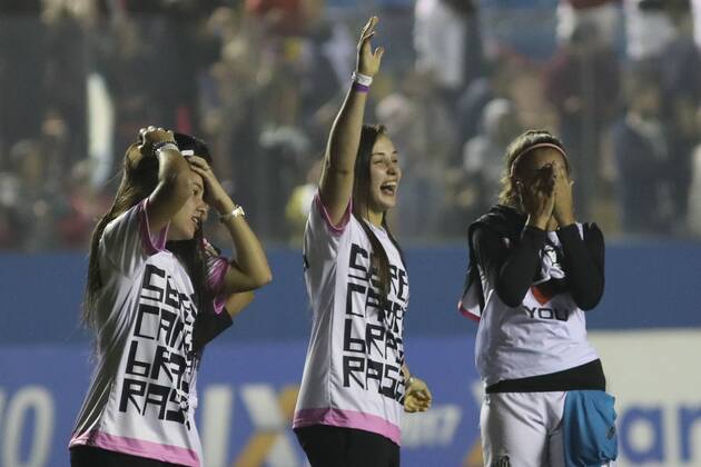 Corinthians x Santos BARUERI, SP - 20.07.2017: CORINTHIANS X SANTOS - Celebration of Santos players of the title of Brazilian Female Champion A-1 after the end of the match between Corinthians and Santos held at Arena Barueri, located in Barueri, SP. The match is valid for the second match of the final of the Brazilian Women& 39;s Chamshonship Series A-1. (Photo: Ricardo Moreira Fotoarena) x1360516x RicardoxMoreira