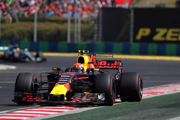 Hungarian Grand Prix, Hungaroring 27 - 30 July 2017 30.07.2017 - Race, Max Verstappen (NED) Red Bull Racing RB13 leads Lewis Hamilton (GBR) Mercedes AMG F1 W08 