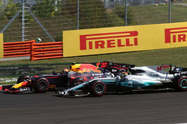 Hungarian Grand Prix, Hungaroring 27 - 30 July 2017 30.07.2017 - Race, Max Verstappen (NED) Red Bull Racing RB13 and Lewis Hamilton (GBR) Mercedes AMG F1 W08 