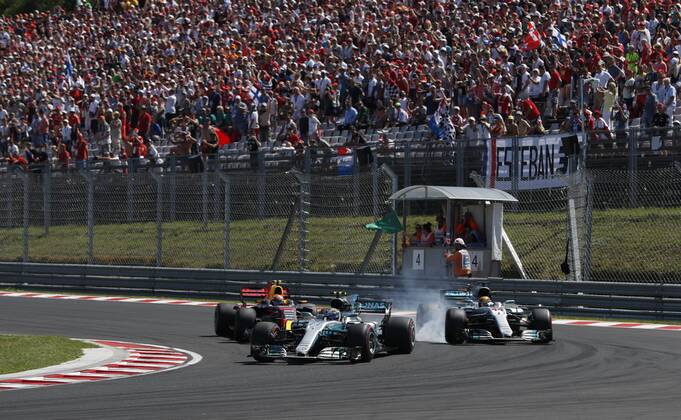 Motorsports: FIA Formula One World Championship WM Weltmeisterschaft 2017, Grand Prix of Hungary, 77 Valtteri Bottas (FIN, Mercedes AMG Petronas F1 Team), 44 Lewis Hamilton (GBR, Mercedes AMG Petronas F1 Team), 33 Max Verstappen (NLD, Red Bull Racing), Budapest Hungary xHOCHxZWEIx
