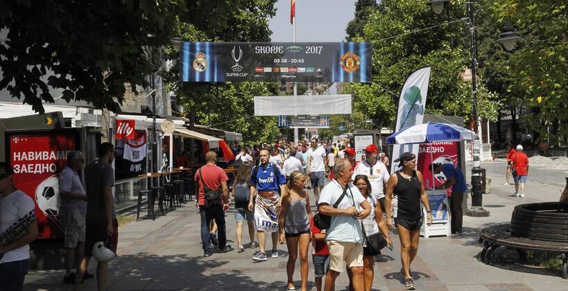 Final de la Supercopa de Europa entre el Real Madrid y el Manchester United ManU En la imagen, ambiente en las calles de Skopje antes del partido. 2017 UEFA Super Cup final match between Real Madrid and Manchester United. In this picture, atmosphere in Skopje streets before the match. xÃngelxRiverox