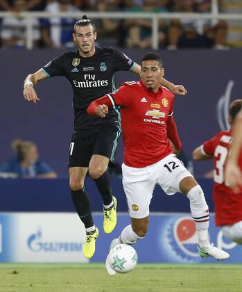 Final de la Supercopa de Europa entre el Real Madrid y el Manchester United ManU En la imagen, Bale y Smalling. 2017 UEFA Super Cup final match between Real Madrid and Manchester United. In this picture, Bale and Smalling. xÃngelxRiverox