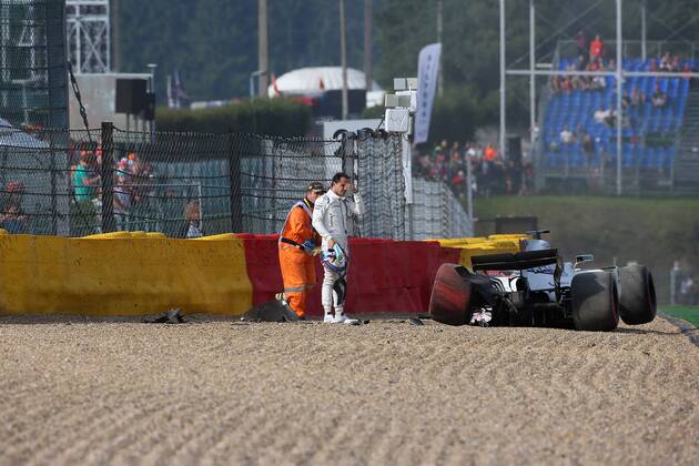 25.08.2017 - Free Practice 1, Crash, Felipe Massa (BRA) Williams FW40 Belgian Grand Prix, Spa-Francorchamps 24 - 27 August 2017 25.08.2017 - Free Practice 1, Crash, Felipe Massa (BRA) Williams FW40 