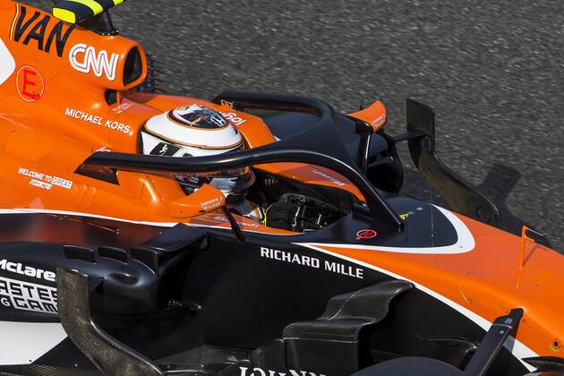 August 25, 2017 - Spa, Belgium - 02 VANDOORNE Stoffel from Belgium of McLaren Honda using the Halo during the Formula One Belgian Grand Prix at Circuit de Spa-Francorchamps on August 25, 2017 in Spa, Belgium. F1 Grand Prix of Belgium - Practice - ZUMAn230 20170825_zaa_n230_081 Copyright: xXavierxBonillax