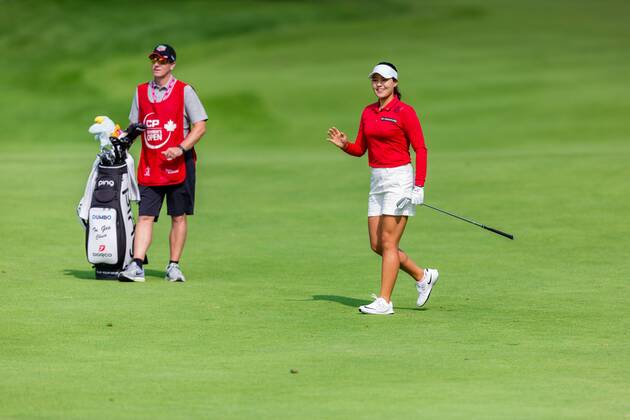 OTTAWA, ON - AUGUST 25: In Gee Chun (KOR) acknowledges the crowd as they cheer for her fairway shot on the 18th hole during the second round of the Canadian Pacific Women s Open on August 25, 2017 at The Ottawa Hunt and Golf Club, in Ottawa, ON, Canada. (Photo by Richard A. Whittaker Icon Sportswire) GOLF: AUG 25 LPGA Golf Damen - Canadian Pacific Women s Open - Second Round Icon2017082510 EDITORIAL USE ONLY