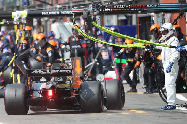 McLaren s Belgian driver Stoffel Vandoorne pictured in the pitstop during the Spa-Francorchamps Formula One Grand Prix of Belgium race, in Spa-Francorchamps, Sunday 27 August 2017. BENOITxDOPPAGNE  x05153147x