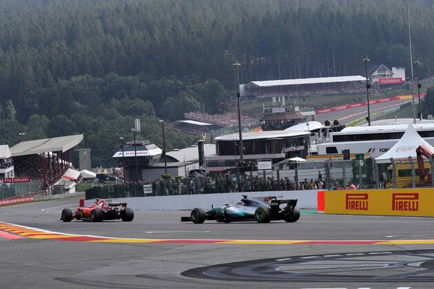 27.08.2017 - Race, Kimi Raikkonen (FIN) Scuderia Ferrari SF70H and Lewis Hamilton (GBR) Mercedes AMG F1 W08 Belgian Grand Prix, Spa-Francorchamps 24 - 27 August 2017 27.08.2017 - Race, Kimi Raikkonen (FIN) Scuderia Ferrari SF70H and Lewis Hamilton (GBR) Mercedes AMG F1 W08 