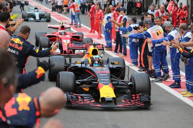 27.08.2017 - Race, 3rd place Daniel Ricciardo (AUS) Red Bull Racing RB13 Belgian Grand Prix, Spa-Francorchamps 24 - 27 August 2017 27.08.2017 - Race, 3rd place Daniel Ricciardo (AUS) Red Bull Racing RB13