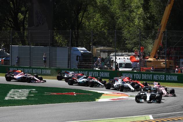 3rd September 2017, Autodromo Nazionale Monza, Monza; Italian Grand Prix, Race Day; Lewis Hamilton - Mercedes AMG Petronas F1 W08 EQ Energy+ leads race start xOctanex  ActionPlus11925430