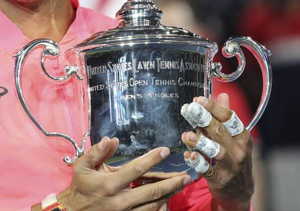 (170911) -- NEW YORK, Sept. 11, 2017 -- Rafael Nadal of Spain poses with the trophy during the awarding ceremony after his Men s singles final match against Kevin Anderson of South Africa at the 2017 US Open in New York, the United States, Sept. 10, 2017. Rafael Nadal won 3-0 to claim the title. ) (SP)US-NEW YORK-TENNIS-US OPEN WangxYing 
