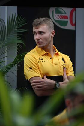 15.09.2017 - Sergey Sirotkin (RUS) Renault F1 Team RS17 Singapore Grand Prix 14 - 17 September 2017 15.09.2017 - Sergey Sirotkin (RUS) Renault Sport F1 Team RS17 